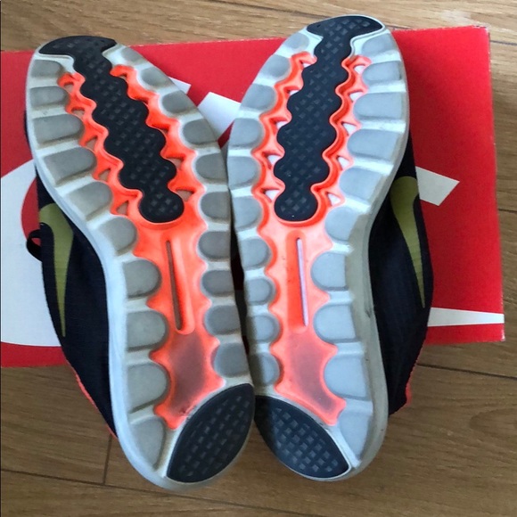 Nike Mayfly Lite SI Sneakers - Picture 5 of 5